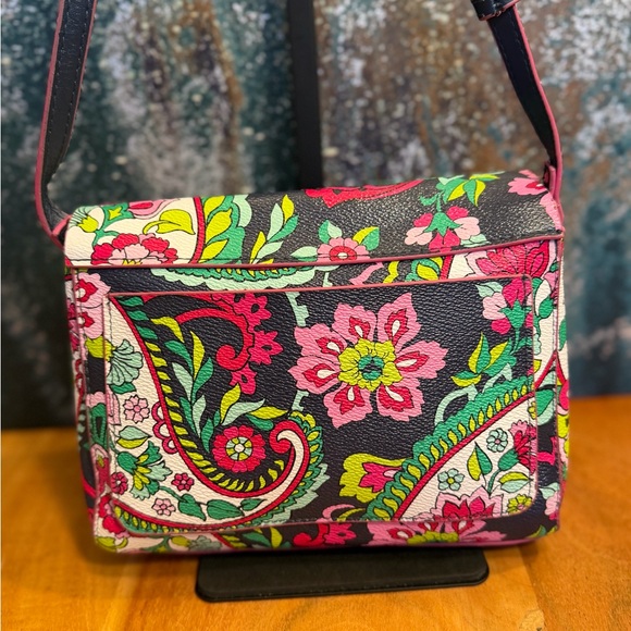 Vera Bradley 2014 Scalloped Hipster in Petal Paisley-
RETIRED PATTERN - Picture 10 of 16